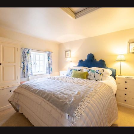Wisteria Cottage , Pretty Cotswold Cottage Close To Chipping Campden Weston Subedge Exterior photo